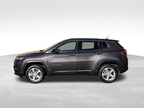 Used 2023 Jeep Compass Sport image 5