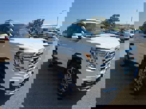 Used 2023 GMC Terrain SLT image 8