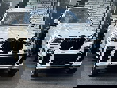 Used 2021 BMW X6 xDrive40i w/ M Sport Package image 2