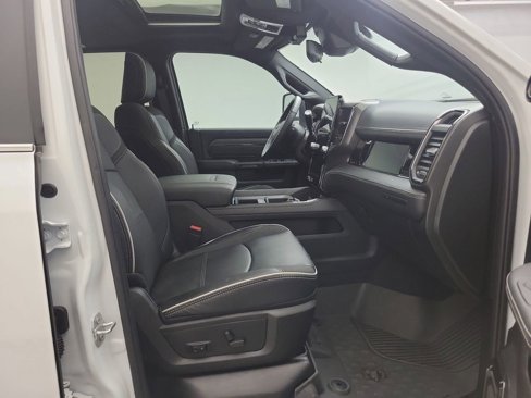 Used 2025 RAM 3500 Limited image 27
