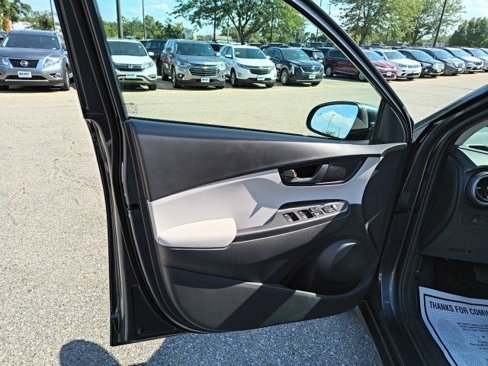 Used 2022 Hyundai Kona SEL w/ Cargo Package image 10