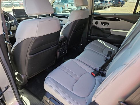 Used 2025 Honda Pilot EX-L image 12