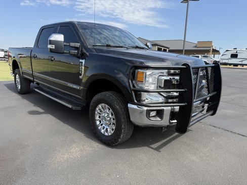 Used 2021 Ford F250 XLT w/ XLT Premium Package image 2