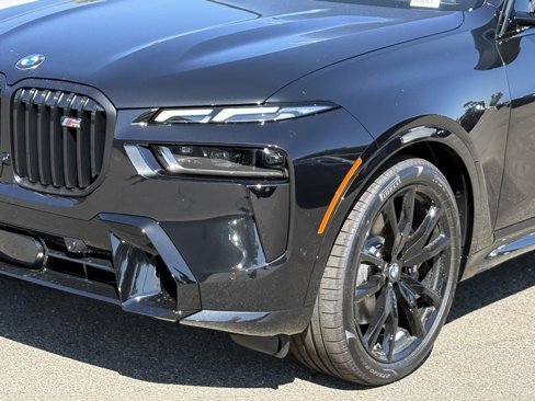 New 2026 BMW X7 M60i w/ Climate Comfort Package image 11