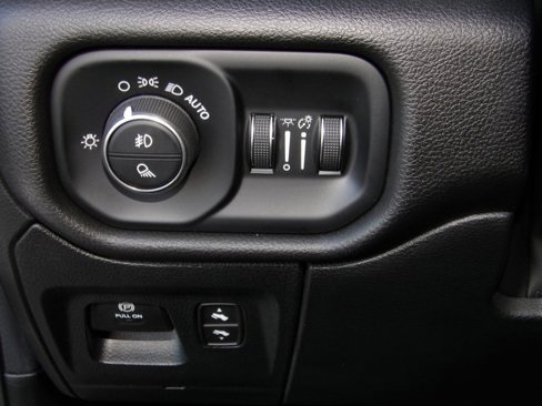 Used 2024 RAM 1500 Laramie image 41