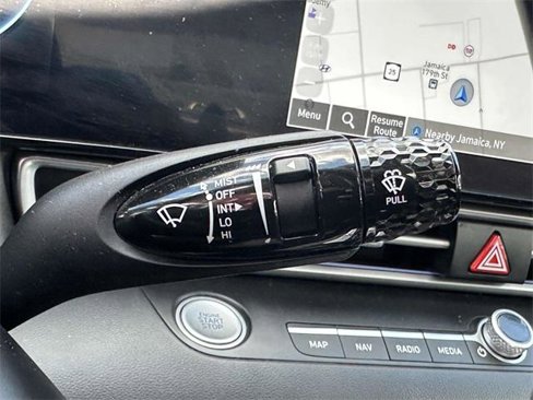 Certified 2024 Hyundai Elantra SEL w/ Convenience Package image 30