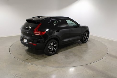 New 2026 Volvo XC40 B5 Core w/ Climate Package image 5
