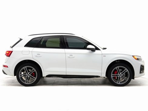 Used 2024 Audi Q5 e Premium Plus image 2