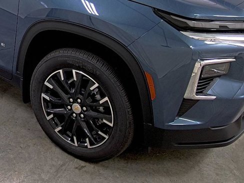 New 2026 Chevrolet Traverse LT w/ Sun and Wheel Package image 14