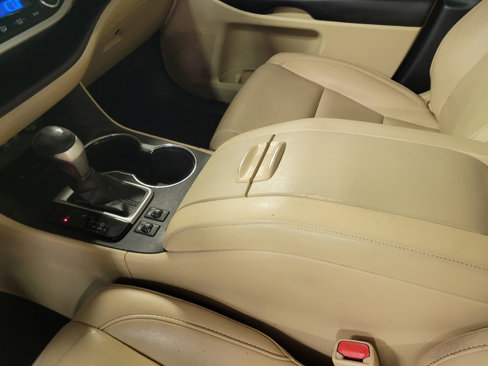 Used 2019 Toyota Highlander XLE image 26