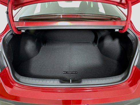 Certified 2025 Hyundai Elantra Sport image 25