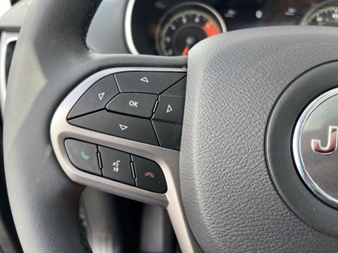 Used 2021 Jeep Cherokee Limited image 31