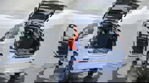 Certified 2025 Volvo XC90 T8 Plus w/ Protection Package Premier image 41