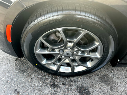 Used 2017 Dodge Charger SXT w/ AWD Plus Group image 30