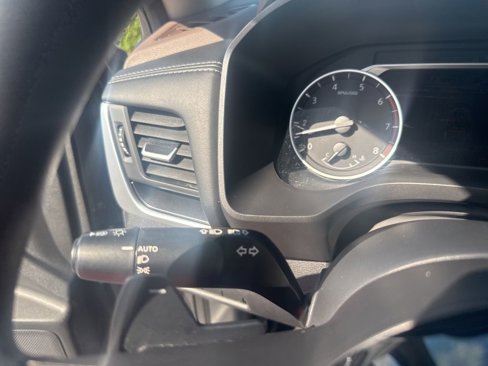 Used 2023 Nissan Rogue SV image 30