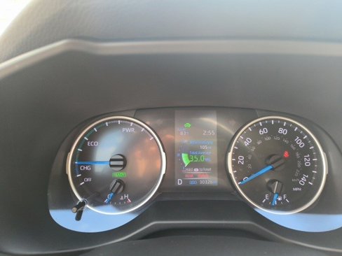 Used 2022 Toyota RAV4 LE image 19