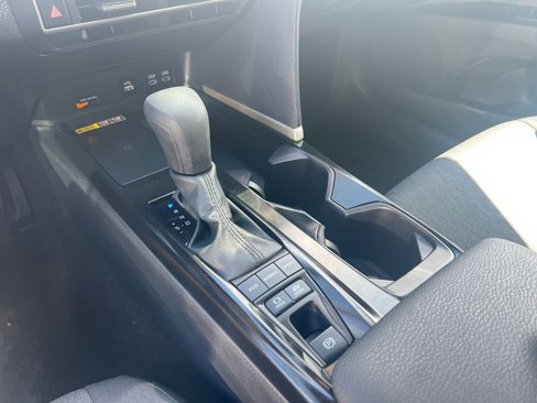 Used 2025 Toyota Camry LE image 40