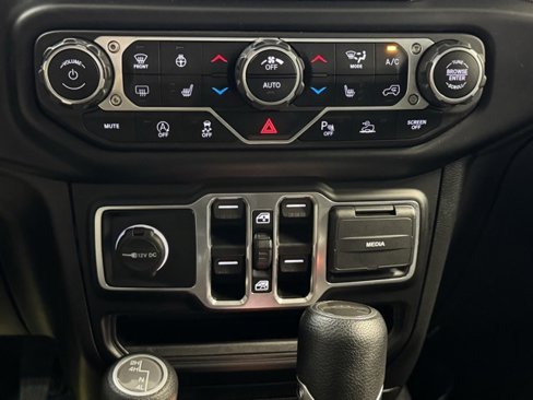 Used 2021 Jeep Gladiator Willys image 27