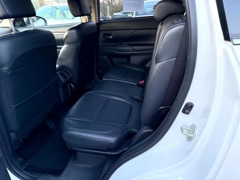 Used 2020 Mitsubishi Outlander SEL image 11