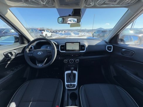 Certified 2025 Hyundai Venue Limited image 6
