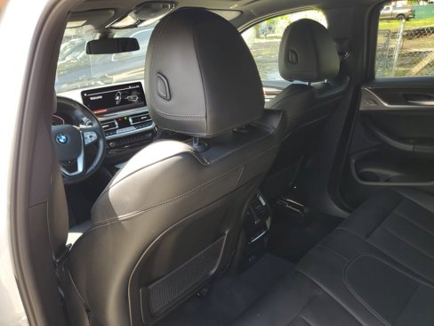 Used 2024 BMW X4 xDrive30i image 12