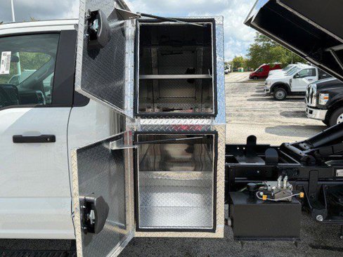 New 2025 Ford F550 4x4 Regular Cab Super Duty image 37