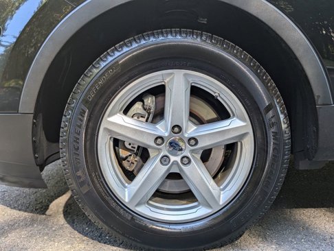 Used 2017 Ford Explorer XLT w/ Equipment Group 202A image 11