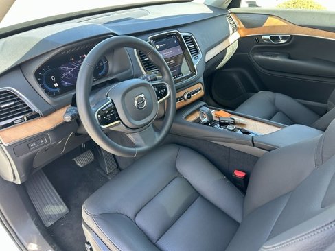 Used 2025 Volvo XC90 T8 Plus w/ Protection Package Premier image 21
