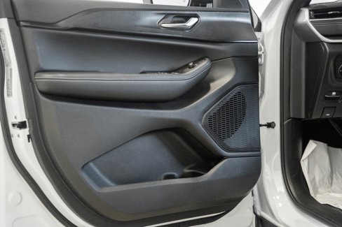 New 2025 Jeep Grand Cherokee L Laredo w/ Luxury Tech Group I image 36