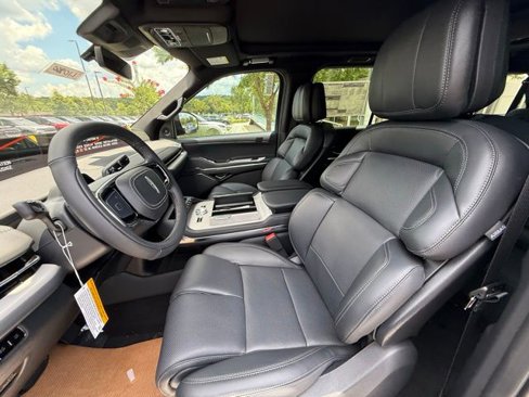 New 2025 Lincoln Navigator L Reserve w/ Jet Appearance Package image 11