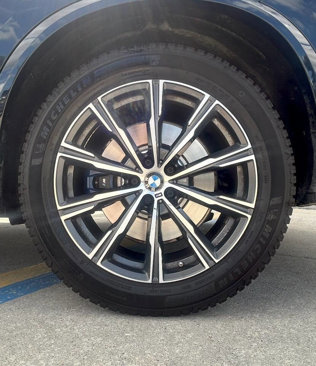 Used 2021 BMW X5 M50i w/ Executive Package image 46