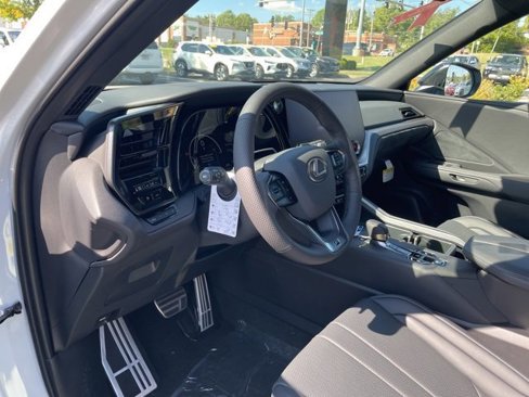 New 2026 Lexus TX 500h AWD image 13