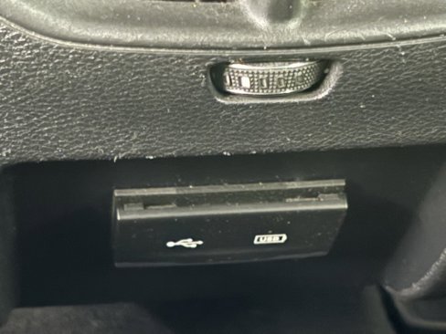 Used 2019 Jeep Cherokee Latitude Plus w/ Trailer Tow Group image 10