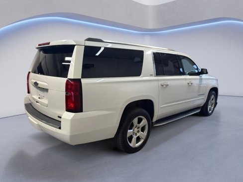 Used 2016 Chevrolet Suburban LTZ image 7