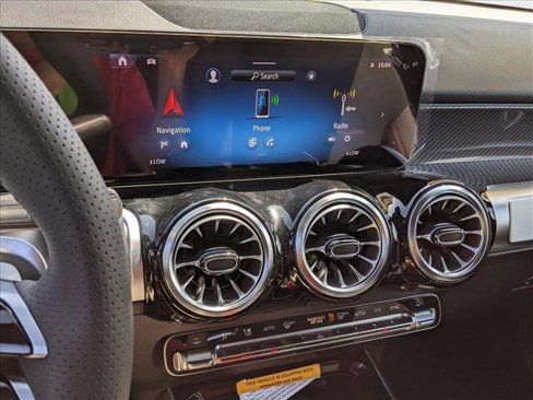 New 2024 Mercedes-Benz GLB 35 AMG 4MATIC image 11