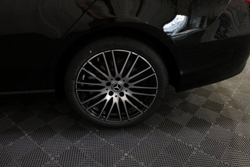New 2025 Mercedes-Benz C 300 4MATIC Sedan image 8