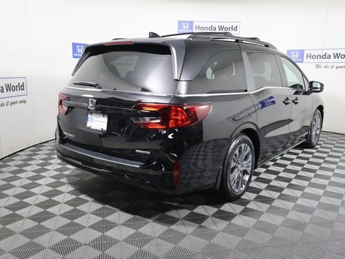 New 2026 Honda Odyssey Touring image 4