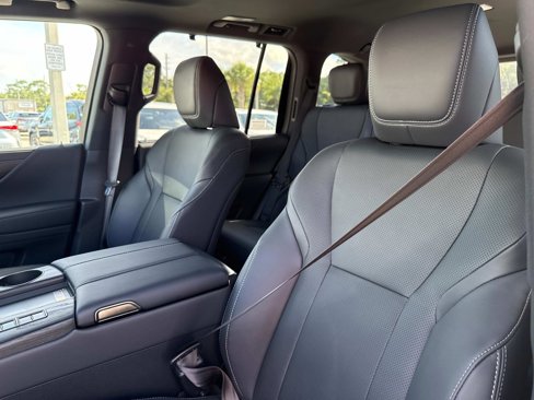 New 2025 Lexus LX 600 4WD w/ Luxury Package image 20