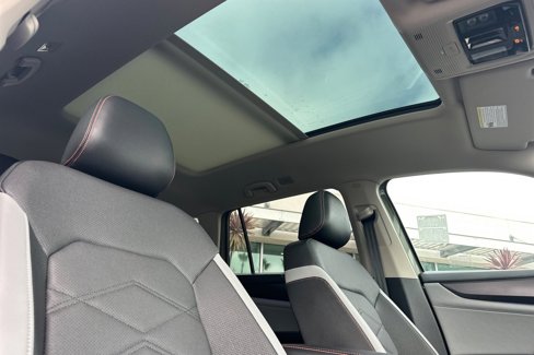 New 2025 Volkswagen Atlas Peak Edition SE image 16