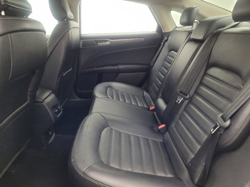 Used 2017 Ford Fusion SE w/ Fusion SE Technology Package image 18