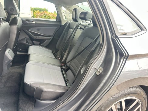 Used 2025 Volkswagen Jetta SE image 37