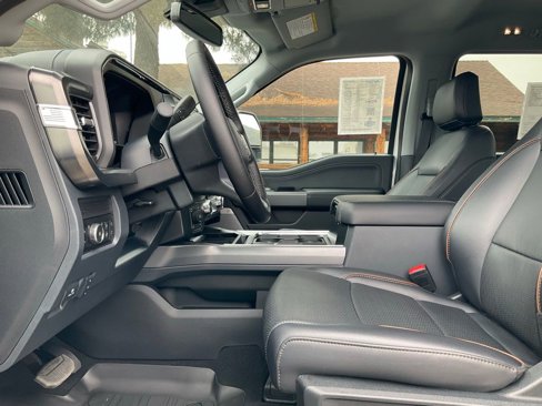 Used 2025 Ford F350 Lariat w/ Black Appearance Package image 62