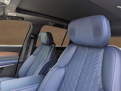 New 2026 Cadillac Vistiq Premium Luxury image 6