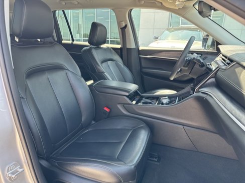 Used 2023 Jeep Grand Cherokee L Limited image 37