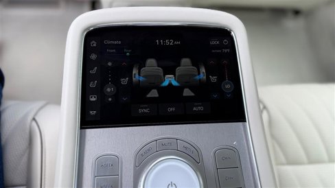 Used 2024 Genesis G90 3.5T image 24