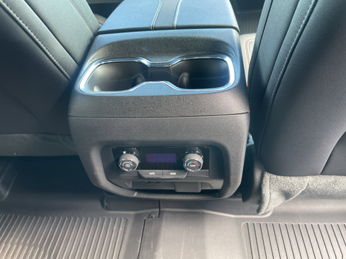 New 2026 Chevrolet Traverse Z71 w/ Enhanced Driving Package image 16