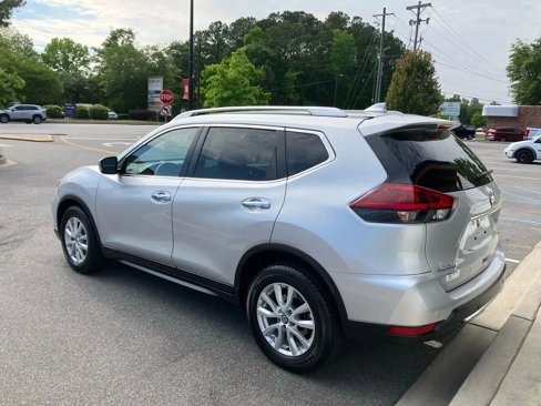 Used 2020 Nissan Rogue SV image 7