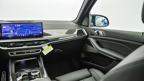 New 2026 BMW X7 M60i image 18