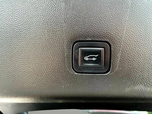 Used 2019 Chevrolet Traverse LT image 14
