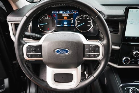 Used 2023 Ford Expedition XLT image 17